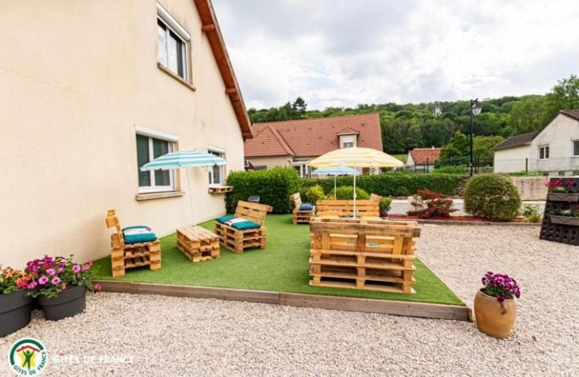 Le Domaine De L Etang Le Merger Oeuilly Exteriör bild